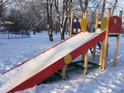 Детские зимние игровые горки
